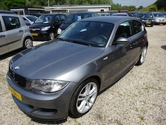 BMW 1-serie - 118d Corporate 18 inch spaak wielen cruise control