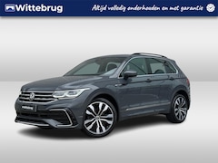 Volkswagen Tiguan - 1.5 TSI 150PK R-Line / Panoramadak / R-Line Interieur + Exterieur / Matrix LED / Achteruit