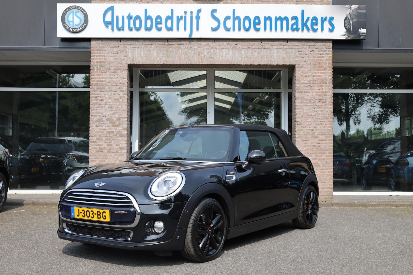 MINI Cabrio - Mini 1.5 Cooper JCW Chili HARMAN&KARDON STOELVERW. HALFLEER NAVI CRUISE CLIMA VOICE 2xPDC - AutoWereld.nl