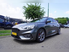 Ford Focus - 1.0 EcoBoost Hybrid 155pk ST Line X Buss P-dak Xenon B en O Sound Winter Pack