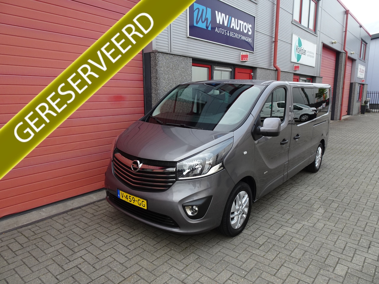 Opel Vivaro - 1.6 CDTI L2H1 DC Sport EcoFlex 2 x schuifdeur compleet met inrichting - AutoWereld.nl