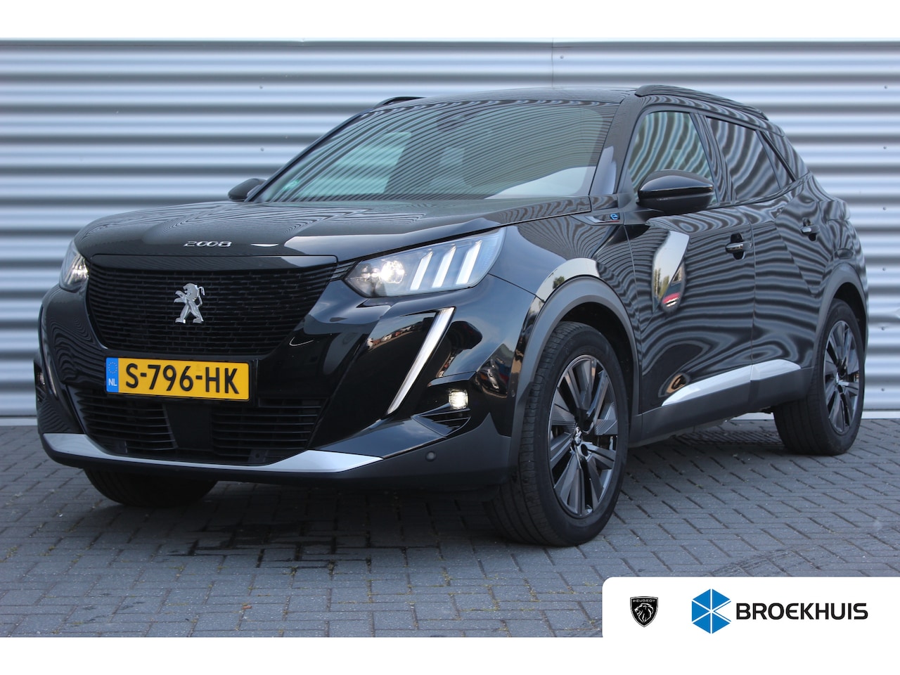 Peugeot e-2008 - 50KWH 136PK GT PACK AUTOMAAT / NAVI / LEDER / CLIMA / PDC / 18" LMV / CAMERA / ALCANTARA / - AutoWereld.nl