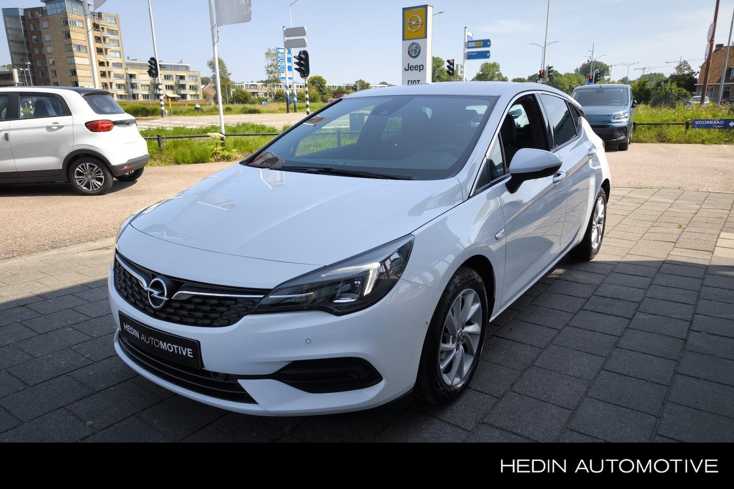 Opel Astra - 1.2 Business Elegance | Full map Navigatie | Climate Control | Verwarmde voorstoelen en st - AutoWereld.nl