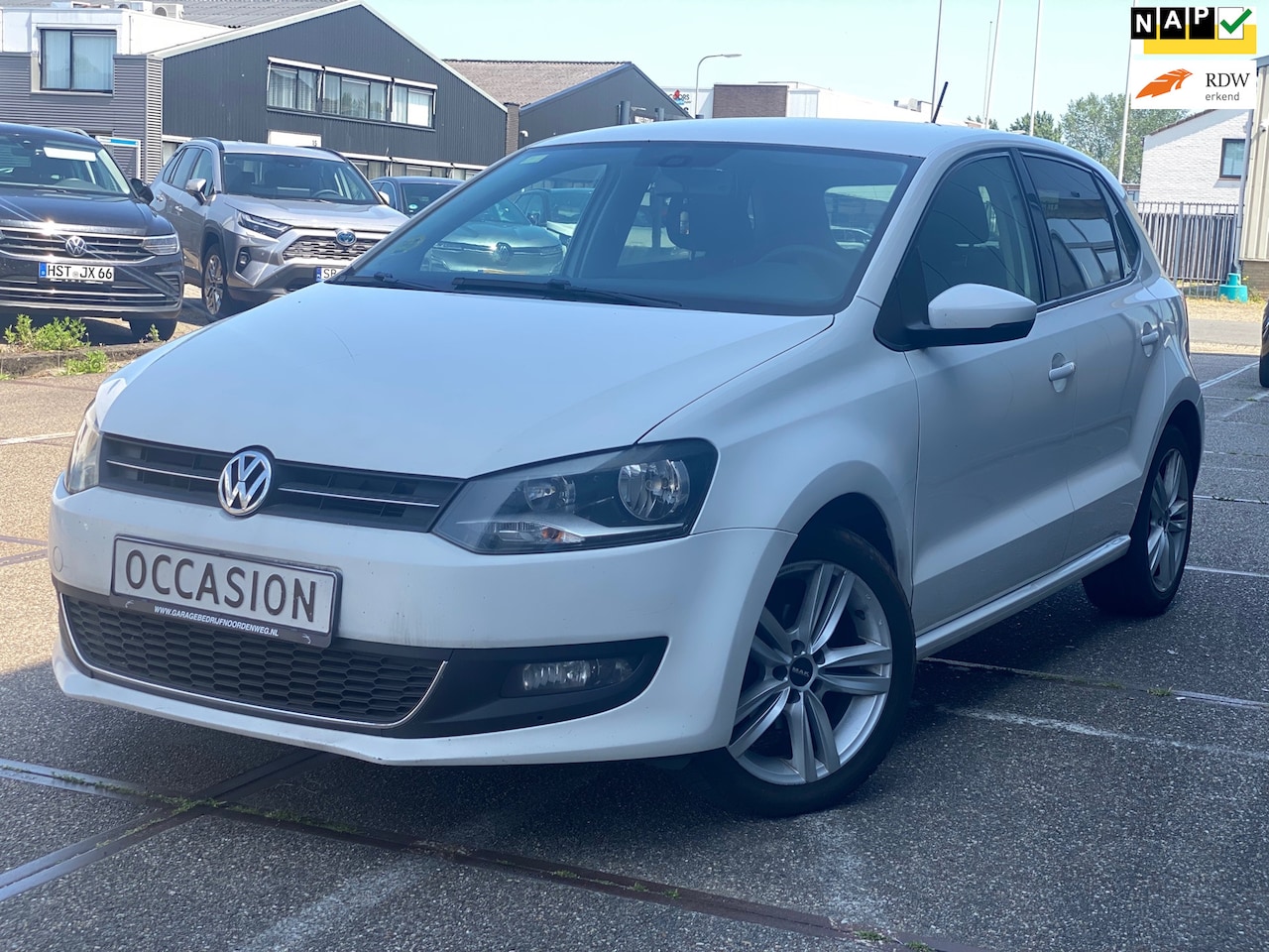 Volkswagen Polo - 1.6 TDI Highline/automaat/ 5drs/ airco/ navi/ achterruitcamera/ zeer nette auto - AutoWereld.nl
