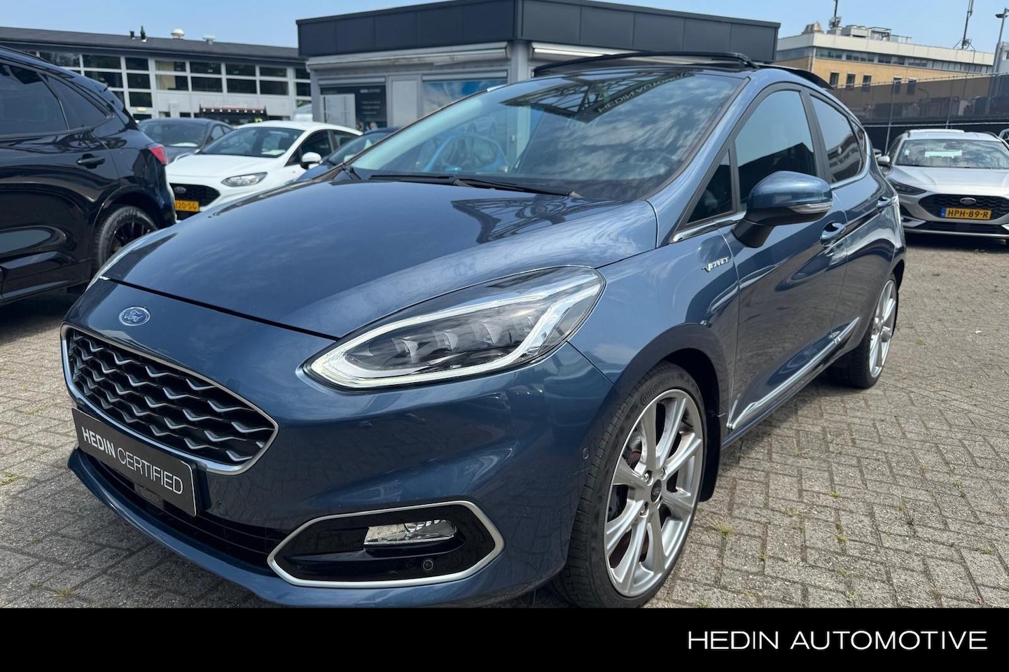 Ford Fiesta - 1.0 EcoBoost Vignale | Panoramadak | Volledig leder | Full LED | Winter Pack - AutoWereld.nl