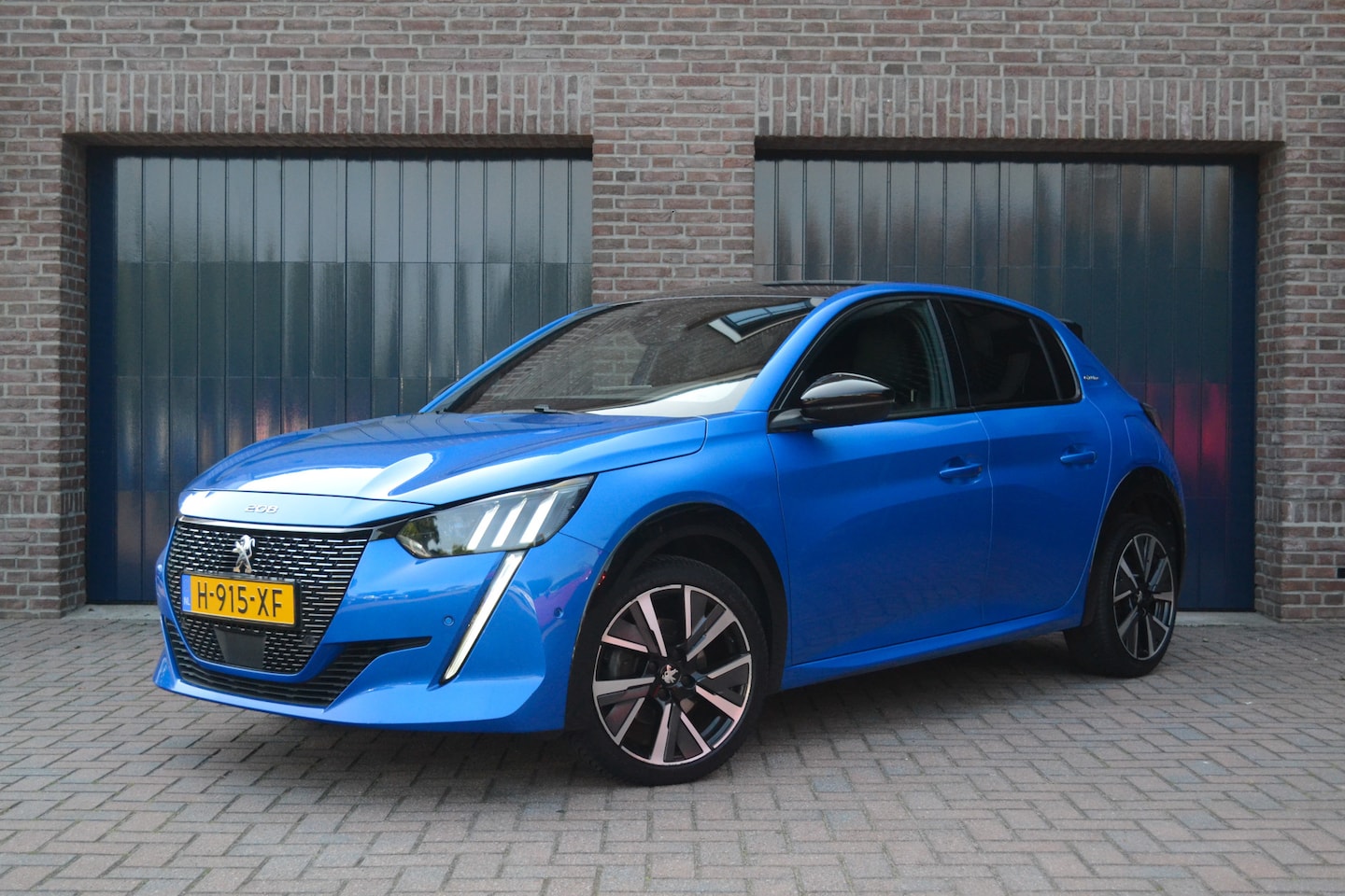 Peugeot 208 - 1.2 130pk PureTech Automaat GT-Line | Camera | Keyless | LED | Adaptive Cruise | Stoelverw - AutoWereld.nl