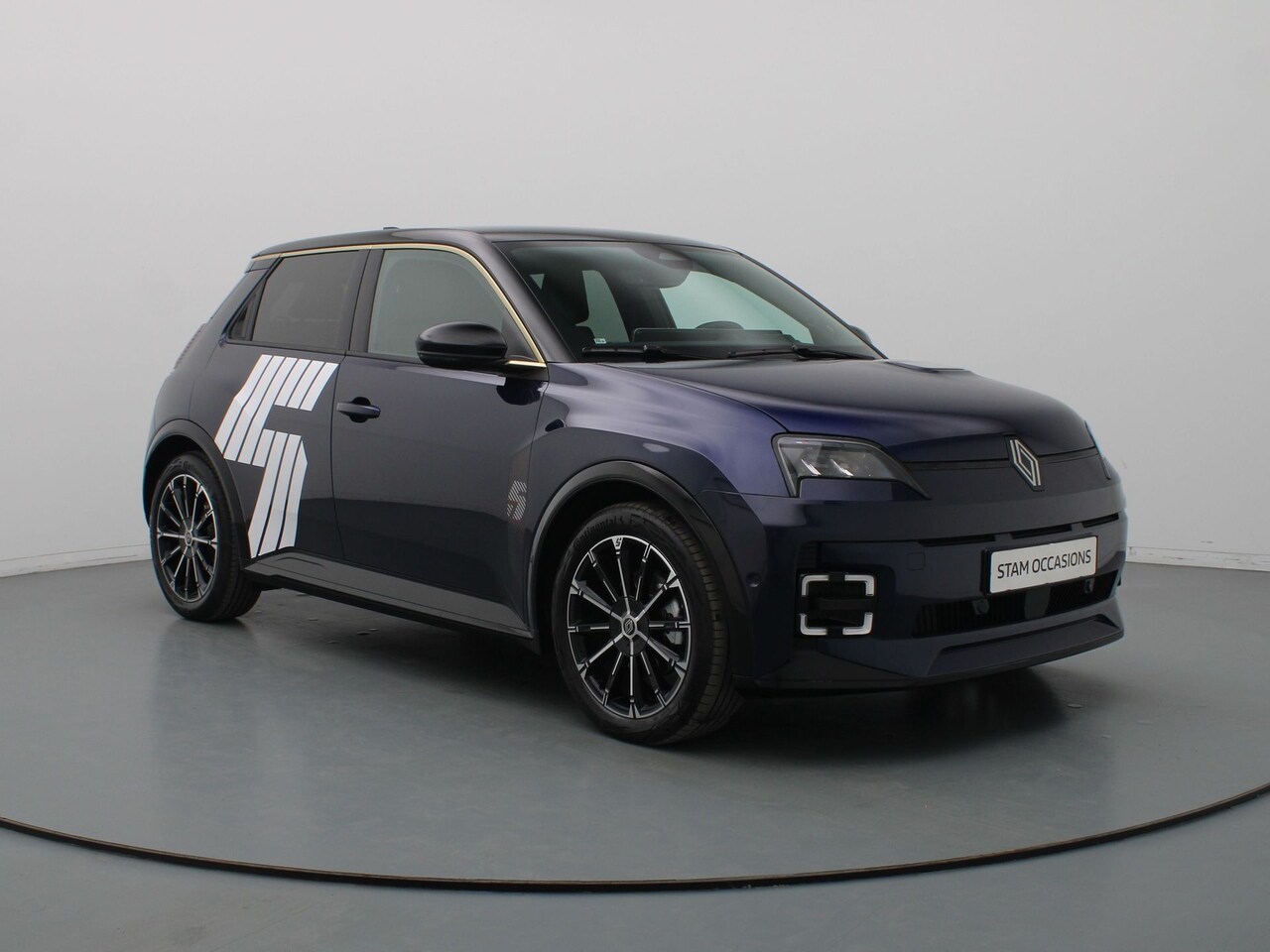 Renault 5 - iconic cinq 150 pk comfort range Adapt. cruise | Harman Kardon | Navi | Stoel-/stuurverwar - AutoWereld.nl