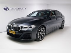 BMW 5-serie - 545e xDrive High Executive M-sport | Pano | Trekhaak elec. | Volledig leder 360 Camera, St