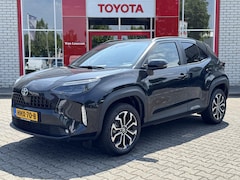 Toyota Yaris Cross - 1.5 HYBRID STYLE PANODAK NAVI STOEL/STUURVERW. APPLE/ANDROID EL-ACHTERKLEP KEYLESS
