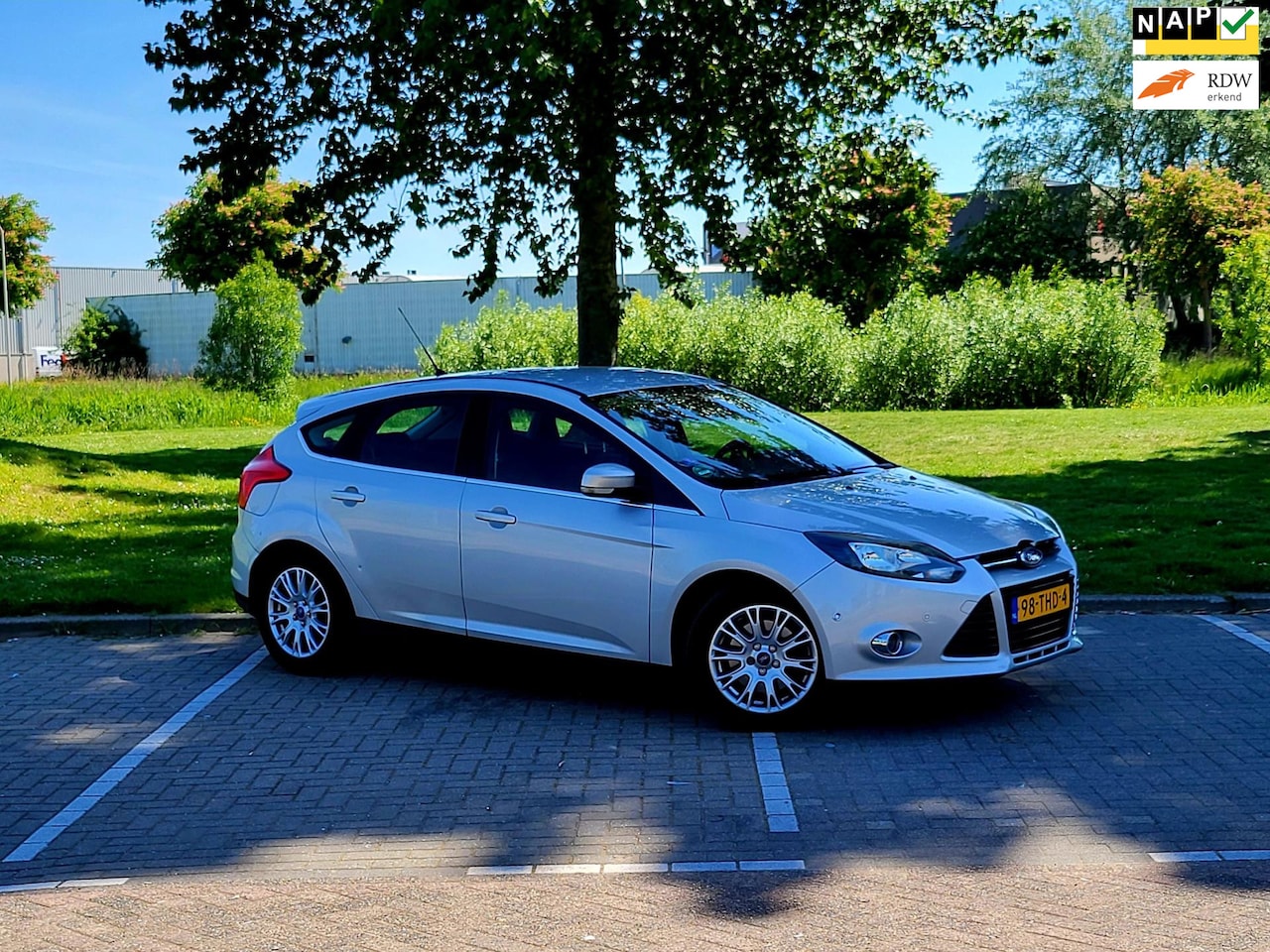Ford Focus - 1.6 EcoBoost Titanium / Airco / Pdc / Navi / Half Leer / Cruise control - AutoWereld.nl