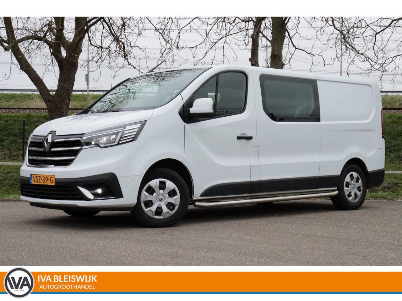 Renault Trafic - 2.0 dCi 130 T29 L2H1 Dubbel Cabine Work Edition | 6 PERS | NAVI | CAMERA + PDC | TREKHAAK - AutoWereld.nl