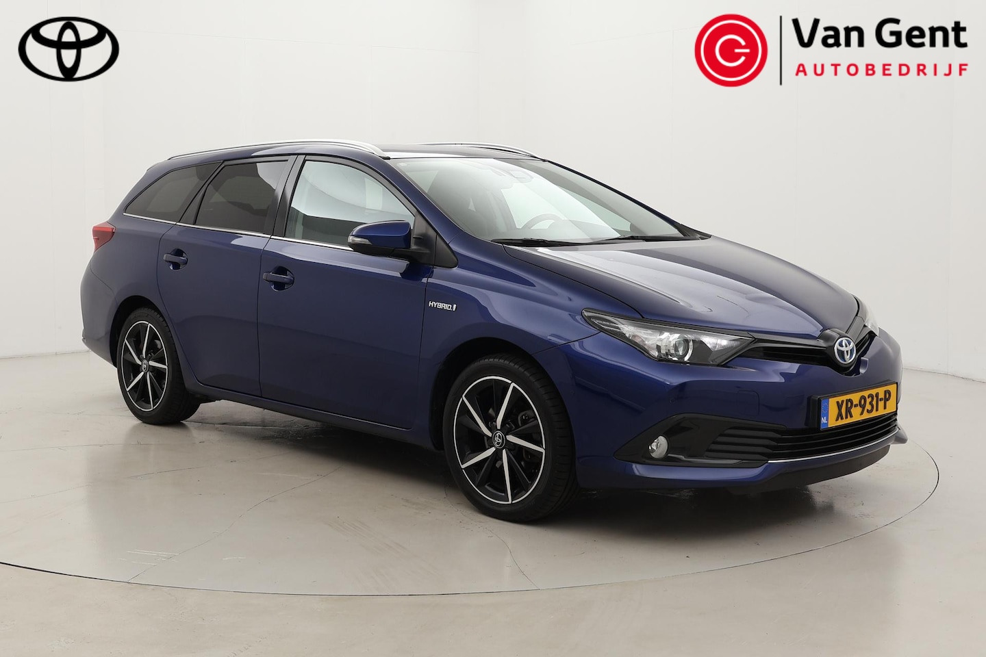 Toyota Auris Touring Sports - 1.8 Hybrid Dynamic Ultimate | Trekhaak | Navigatie | Stoelverwarming | Keyless | Cruise | - AutoWereld.nl