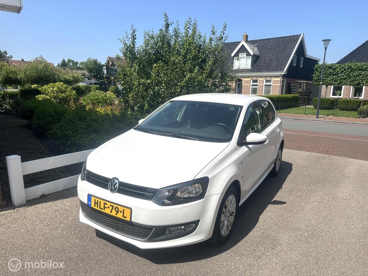 Volkswagen Polo - 1.2 TSI 90PK LIFE CLIMATE CONTROLE BLUETOOTH STOELVERWARMING PARKEERSENSOREN COMPLETE AUTO - AutoWereld.nl