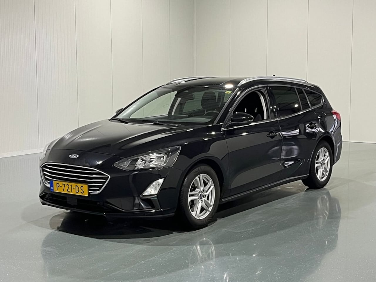 Ford Focus Wagon - 1.0 EcoBoost Trend Edition Business | Stoel/stuur/voorruit verwarming | Achteruitrijcamera - AutoWereld.nl