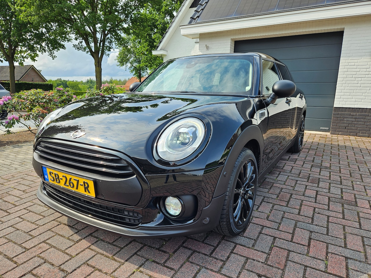 MINI Clubman - 1.5 One Salt Serious Business All Black Topstaat - AutoWereld.nl