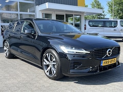 Volvo V60 - 2.0 T6 Plug-in hybrid AWD R-Design Panoramadak Trekhaak zwenkbaar Stuurverwarming Fiscale