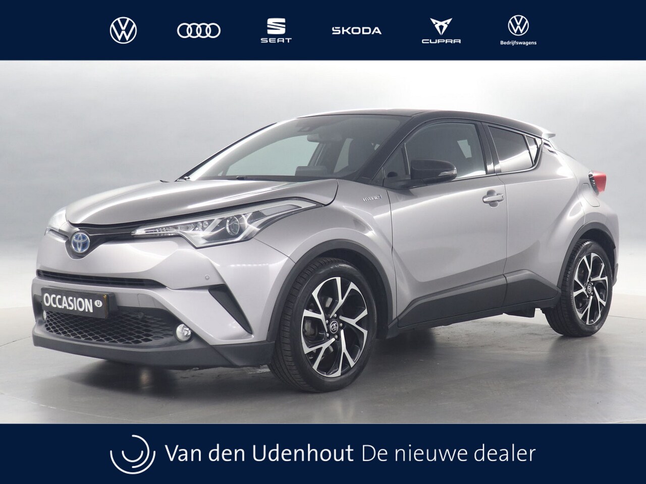Toyota C-HR - 1.8 Hybrid First Edition / Navigatie / Stoelverwarming / Camera - AutoWereld.nl