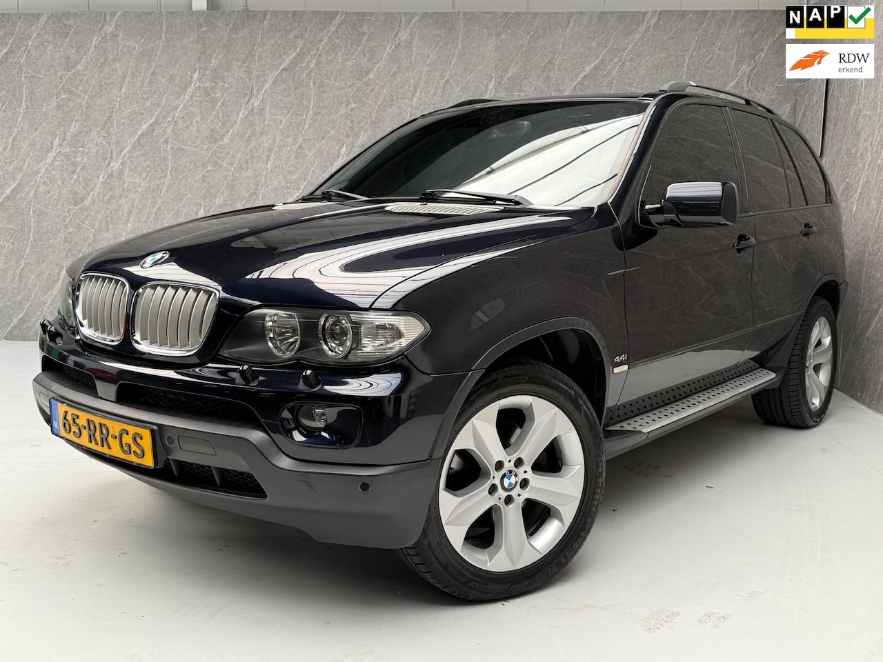 BMW X5 - 4.4i High Executive / NAP / Full Option / APK - AutoWereld.nl