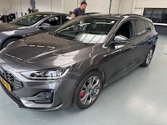 Ford Focus Wagon - 1.0 EcoBoost Hybrid ST Line Style | Winterpakket | Navigatie | Camera | Apple Carplay/Andr
