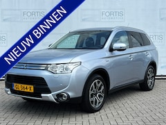 Mitsubishi Outlander - 2.0 PHEV Executive Edition X-Line NL AUTO | GOED ONDERHOUDEN | CAMERA | NAVI |