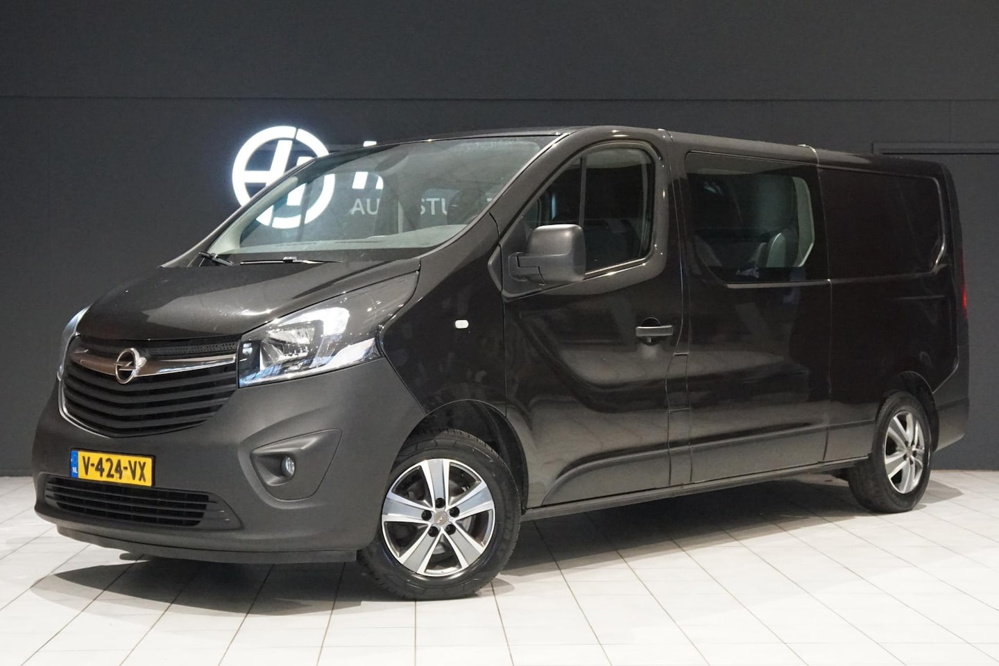 Opel Vivaro - 1.6 CDTI L2H1 DC Edition EcoFlex + TREKHAAK / CAMERA - AutoWereld.nl