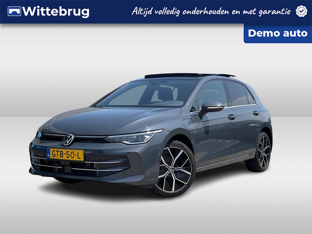 Volkswagen Golf - 1.5 eHybrid 204PK DSG 50 Edition / Panoramadak / Achteruitrijcamera / Side Assist / Keyles - AutoWereld.nl