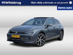 Volkswagen Golf - 1.5 eHybrid 204PK DSG 50 Edition / Panoramadak / Achteruitrijcamera / Side Assist / Keyles