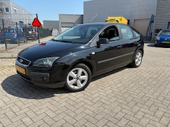 Ford Focus - 1.6-16V Futura Airco/5DRS/Trekhaak