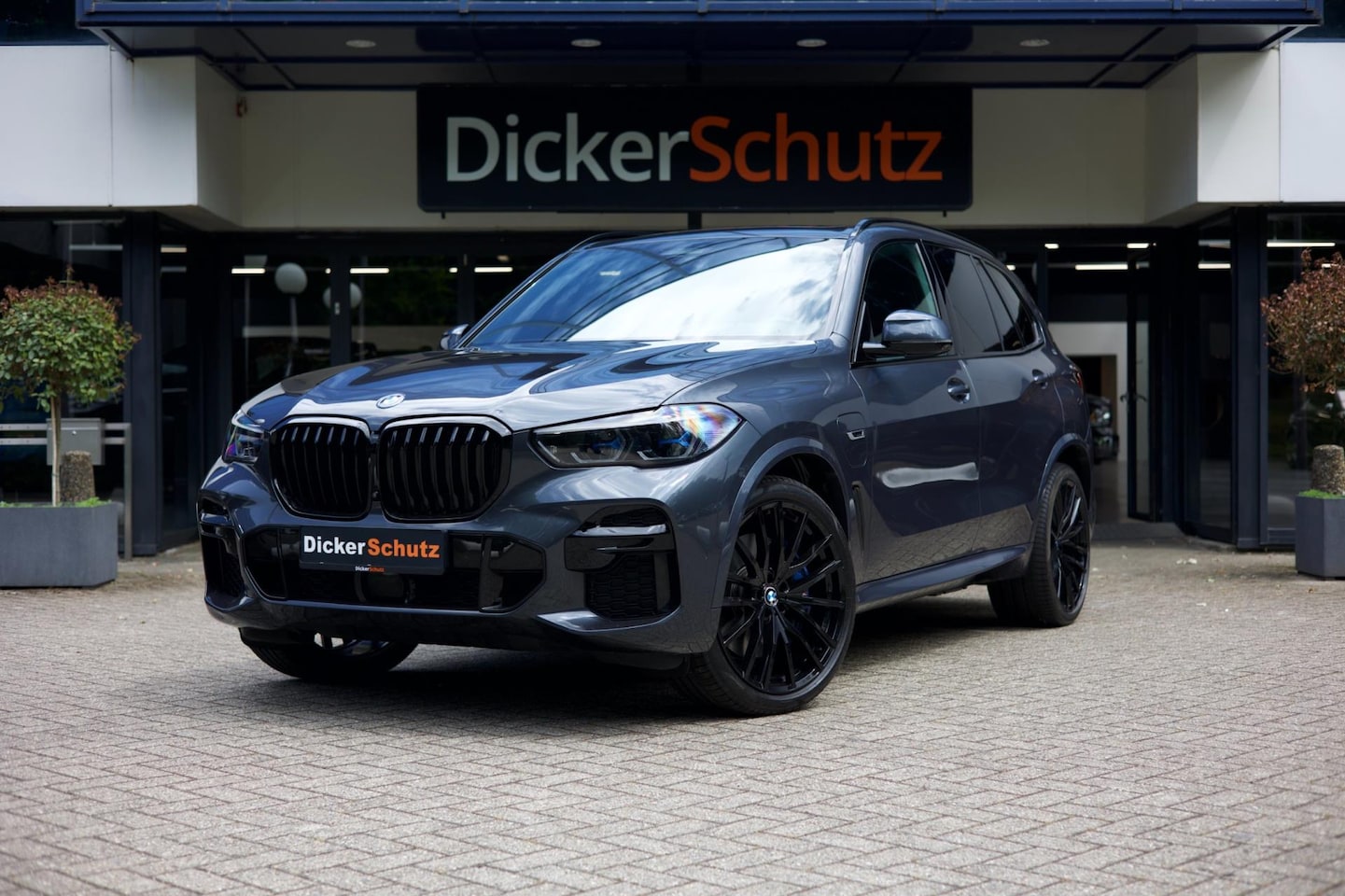 BMW X5 - XDrive45e M Sport | Pano | Trekhaak - AutoWereld.nl