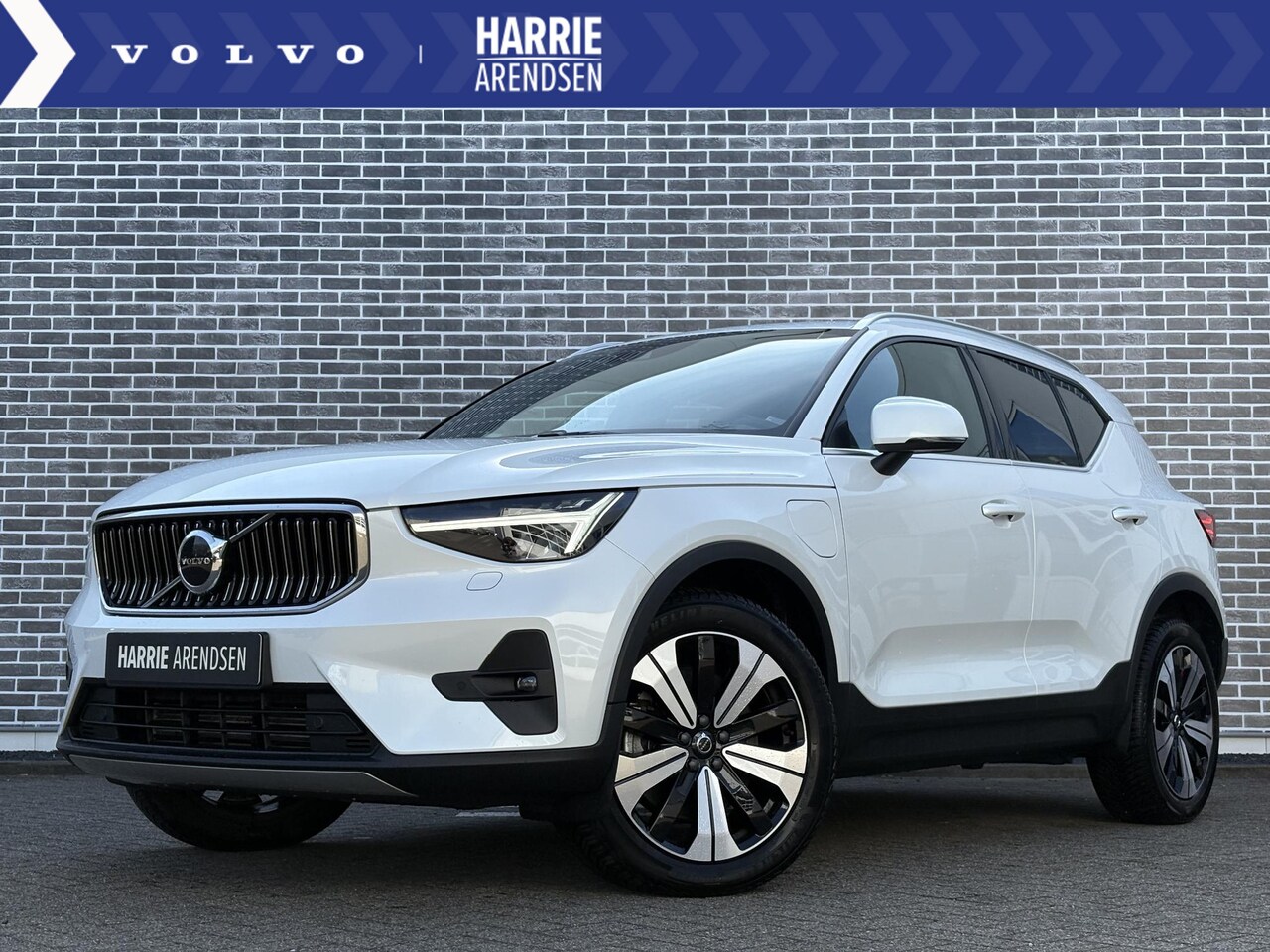 Volvo XC40 - 1.5 T4 Plug-in hybrid Plus Bright | Adaptive cruise control | Trekhaak | Achteruitrijcamer - AutoWereld.nl