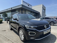 Volkswagen T-Roc - 1.5 TSI Style Trekhaak | Navi | Camera | Stoelverw. | LED | DAB