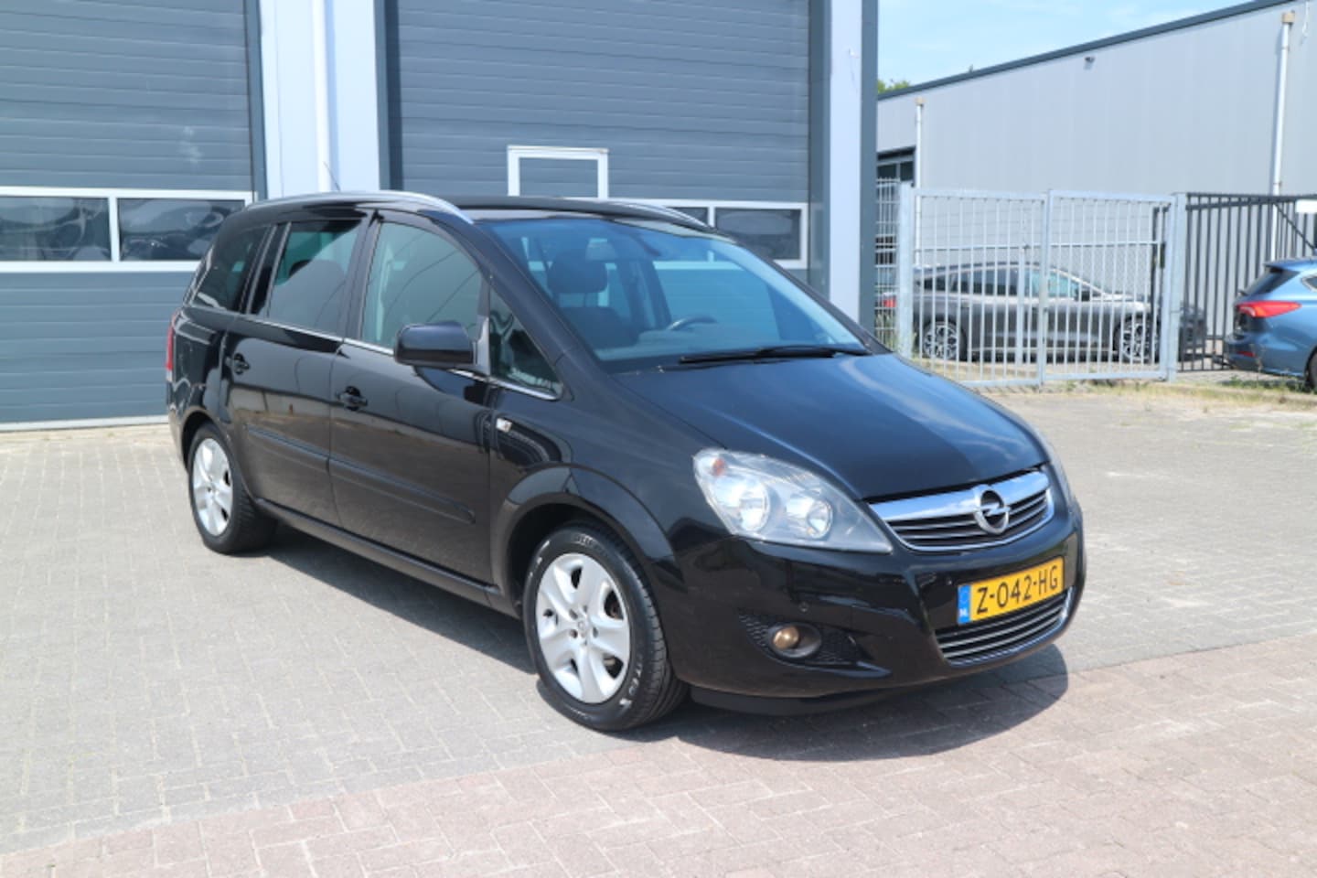 Opel Zafira - 1.6 111 years Edition 1.6 111 years Edition - AutoWereld.nl
