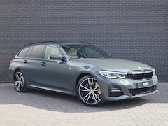 BMW 3-serie Touring - 320i High Executive | HUD | Panodak | Adaptive Cruise