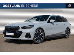 BMW i5 - eDrive40 High Executive M Sport / Panoramadak / Trekhaak / Stoelventilatie / Adaptieve LED