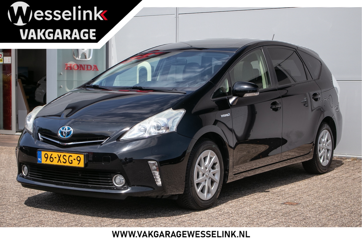 Toyota Prius Wagon - 1.8 Hybrid Aspiration 7 pers. All-in rijklaarprijs | Nav | Dealerond. | Cruise | Clima | P - AutoWereld.nl