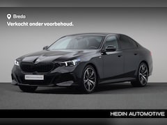 BMW 5-serie - sedan 520i | M-Sportpakket Pro | Driving Assistant Plus | M-Sportremmen Rood | Panoramadak