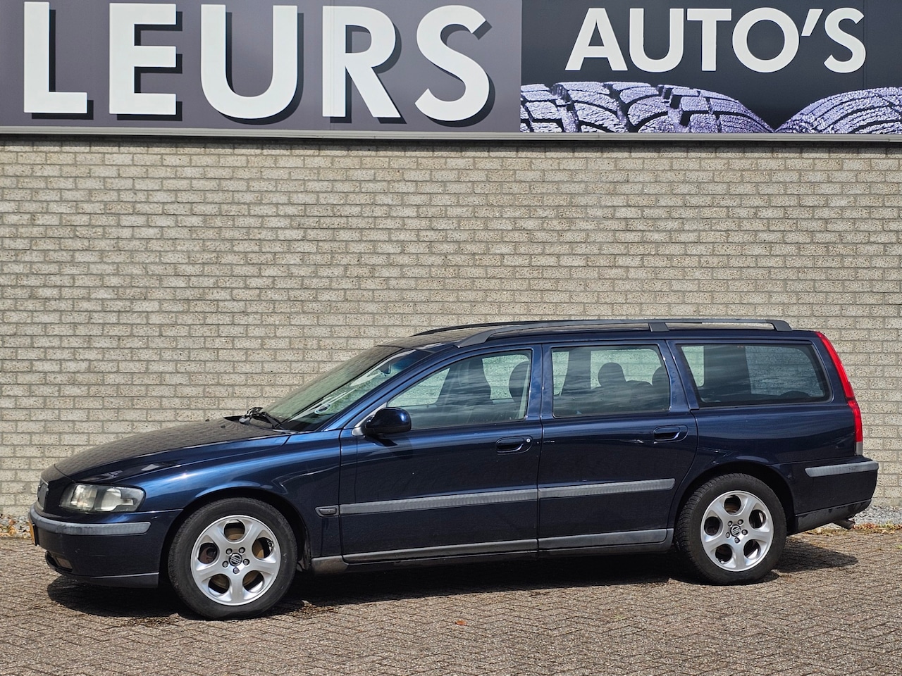 Volvo V70 - 2.4 Comfort Line 2.4 Comfort Line - AutoWereld.nl