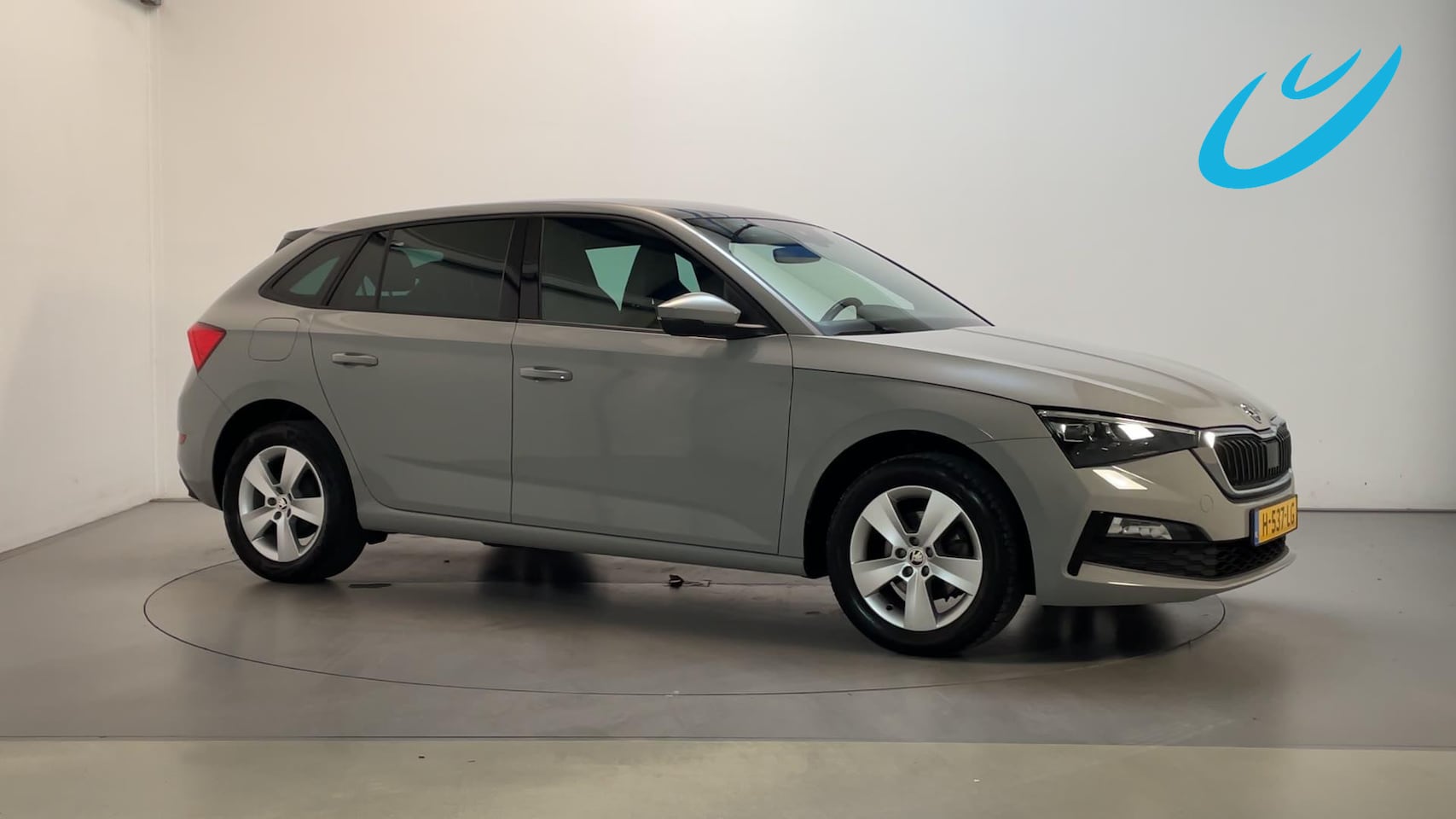 Skoda Scala - 1.0 TSI 116pk 6-bak Sport Business Panoramadak App-Connect DAB+ - AutoWereld.nl