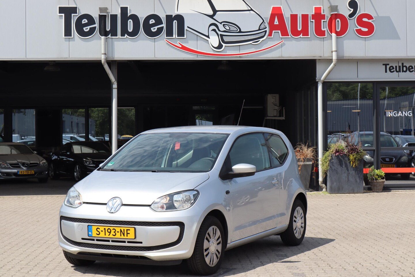Volkswagen Up! - 1.0 move up! Airco, Elektrische ramen, Radio cd speler - AutoWereld.nl