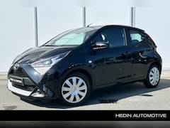 Toyota Aygo - 1.0 VVT-i x-play | Apple Carplay/Android Auto | Camera | Allseasonbanden | Airco | DAB rad