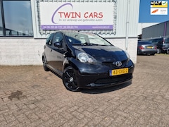 Toyota Aygo - 1.0-12V + 5drs