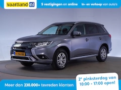 Mitsubishi Outlander - 2.4 PHEV Pure Aut. [ Camera Trekhaak Stoelverwarming ]