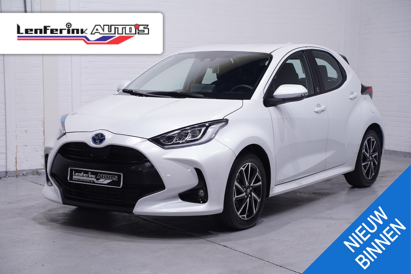 Toyota Yaris - 1.5 Hybrid 115 Comfort Clima Adaptive cruise Camera Stoelverwarming Apple Carplay - AutoWereld.nl