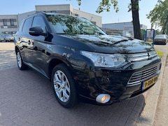 Mitsubishi Outlander - 2.0 PHEV Instyle 4x4 Automaat Airco/ECC, Navigatie, Leder, Camera Prijs 6900, = EXL. BTW
