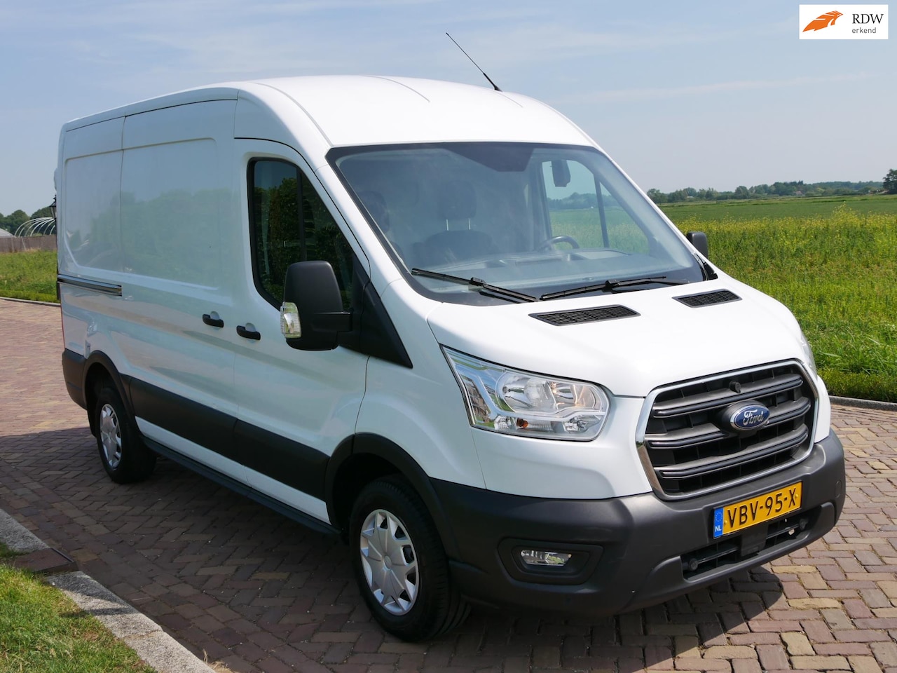 Ford Transit - 310 2.0 TDCI L2H2 Trend AC NAVI 2019 - AutoWereld.nl