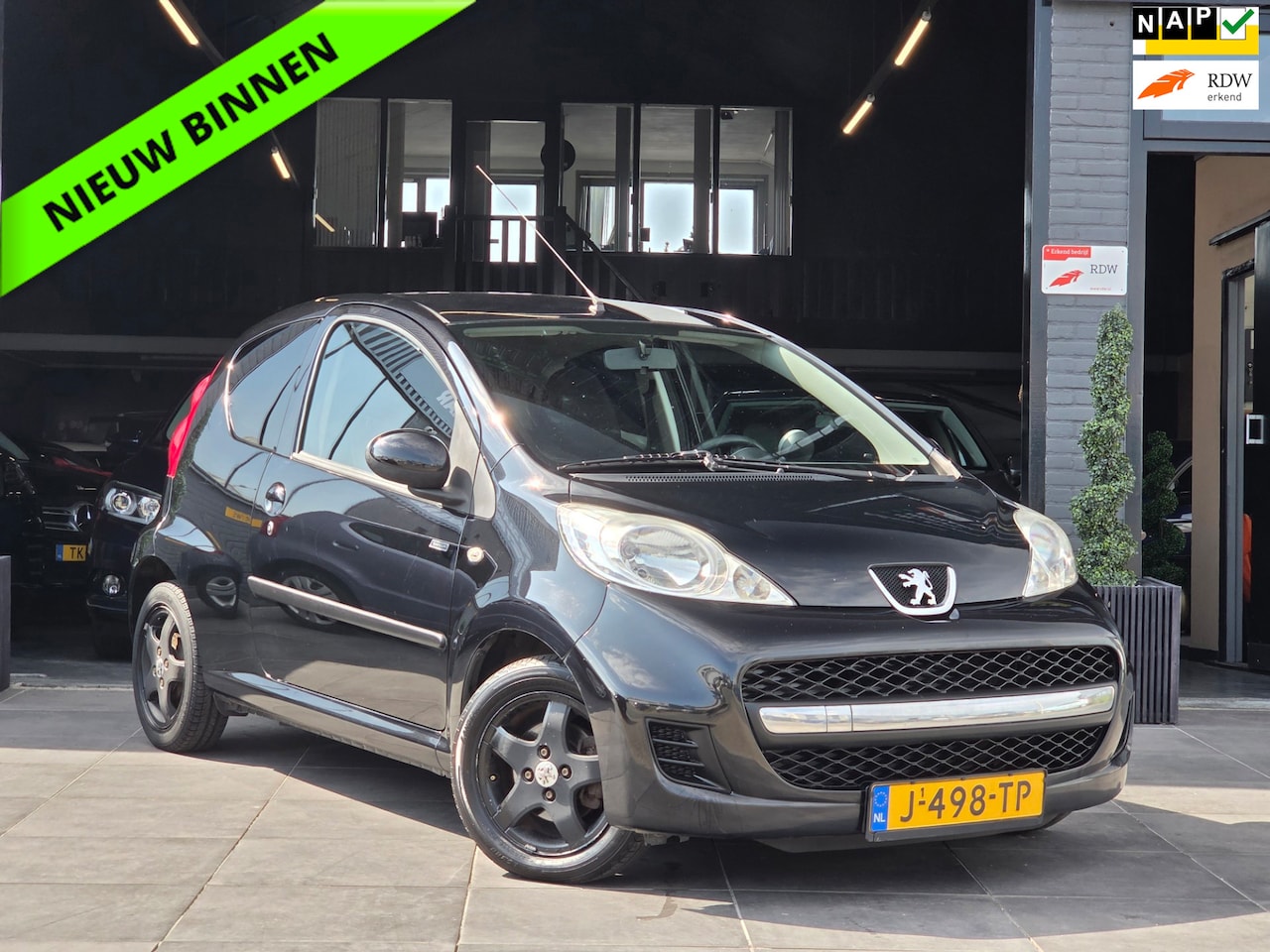 Peugeot 107 - 1.0-12V Black & Silver|AIRCO|LMV|AUX|ELEK RAMEN - AutoWereld.nl