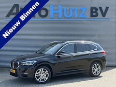 BMW X1 - sDrive20i 192 PK Sport Line Achteruitrijcamera Trekhaak DAB Head-Up Display 18 Inch