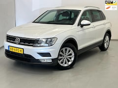 Volkswagen Tiguan - 2.0 TDI / NL-auto / Navi / Clima / Trekhaak