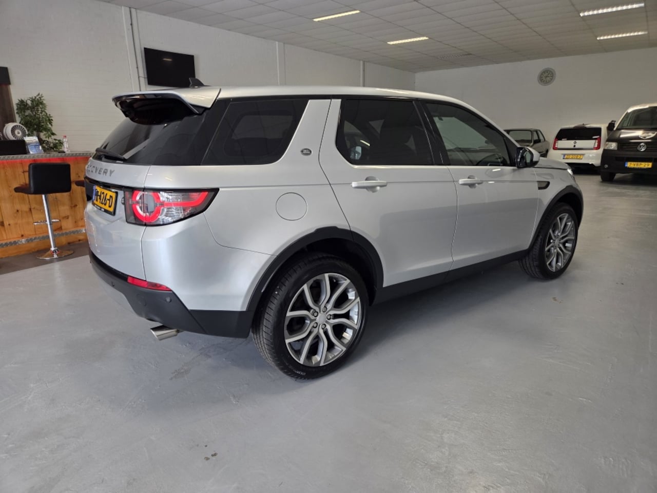 Land Rover Discovery Sport - 2.0 eD4 EC UrbSer SE - AutoWereld.nl