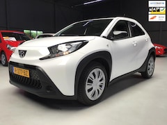 Toyota Aygo X - 1.0 VVT-i MT Play I 1e Eigen I Navi I Carplay I Camera I Airco I Cruise I Lane assis. I De